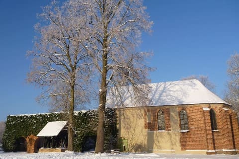 Ferienhaus im Raum Brandenburg, mit viel Wald